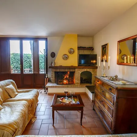 Nuba, In Campagna E A 5 Minuti Dal Cuore Del Centro Storico, Elegante Residenza Con Due Sale Da Bagno, Jacuzzi E Ogni Comfort 컨트리하우스 *