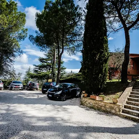 Nuba, In Campagna E A 5 Minuti Dal Cuore Del Centro Storico, Elegante Residenza Con Due Sale Da Bagno, Jacuzzi E Ogni Comfort פרוג'ה